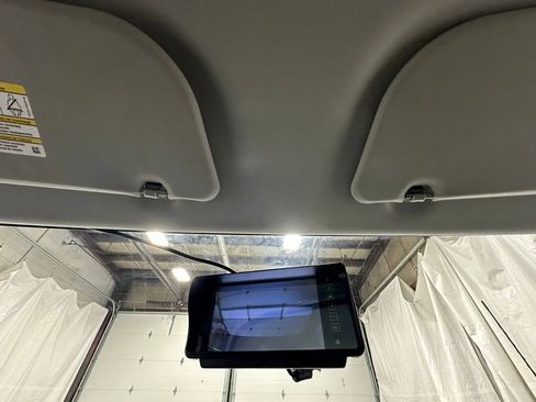 Used 2024 Ford E-350 and Econoline 350 Super Duty image 29