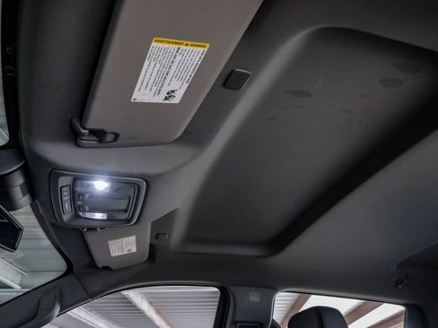 Used 2023 GMC Sierra 1500 SLT image 27