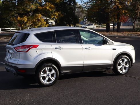 Used 2014 Ford Escape SE image 4