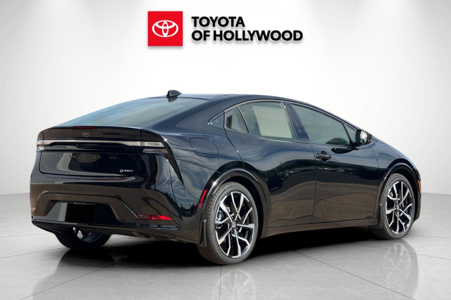 New 2027 Toyota Prius Plug-In Hybrid FWD image 4