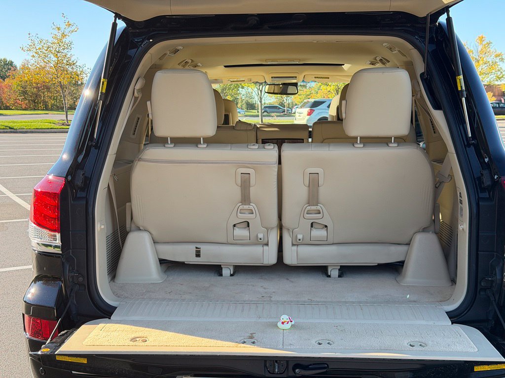 Used 2015 Lexus LX 570 4WD w/ Luxury Package image 10
