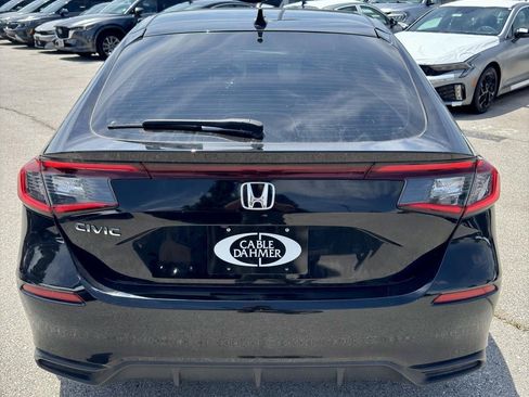 Used 2023 Honda Civic Sport image 4