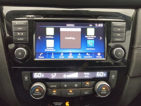 Used 2018 Nissan Rogue SL FWD image 25