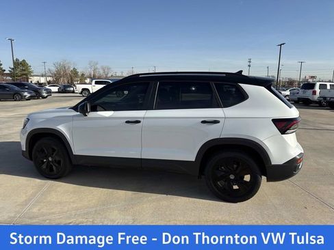 New 2026 Volkswagen Taos SE FWD image 6