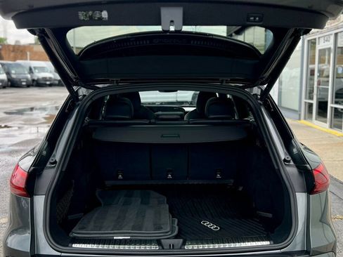 Used 2025 Audi SQ5 Premium Plus w/ Premium Plus Package AWD/4WD image 8
