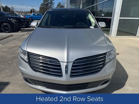Used 2019 Lincoln MKT AWD image 2