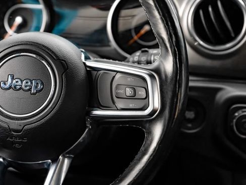 Used 2020 Jeep Wrangler Unlimited Sahara AWD/4WD image 16