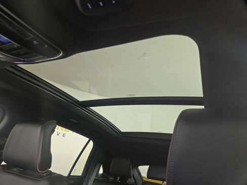 Used 2024 Jeep Wagoneer Launch Edition image 23