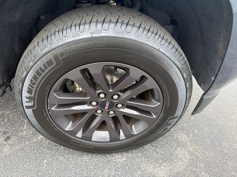 Used 2019 GMC Canyon SLE w/ Elevation Edition AWD/4WD image 11