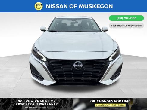 New 2025 Nissan Altima 2.5 SL image 2