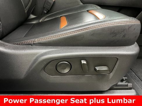 Certified 2022 GMC Sierra 1500 AT4 w/ AT4 Premium Package image 12