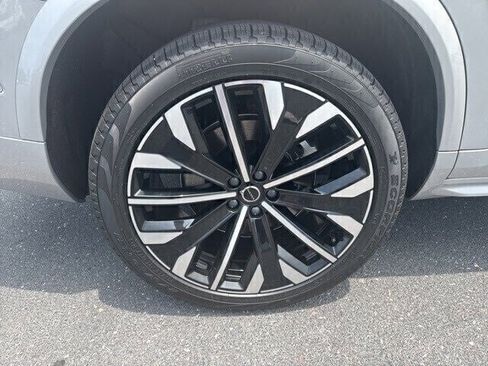 Used 2025 Volvo XC90 B6 Ultra w/ Protection Package Premier image 11