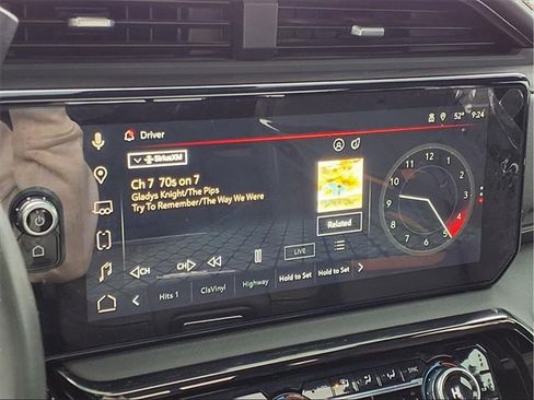 Used 2025 GMC Sierra 2500 AT4 w/ AT4 Premium Plus Package image 10