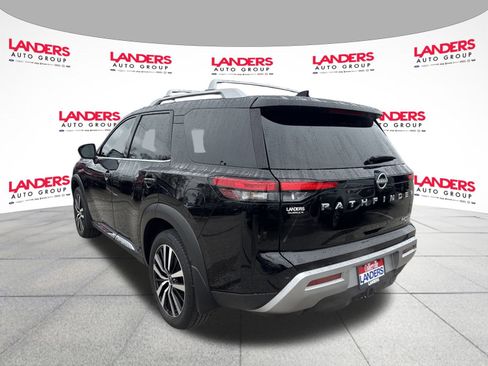 Used 2024 Nissan Pathfinder Platinum image 5