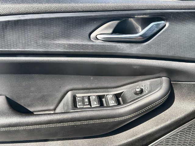 Used 2024 Jeep Grand Cherokee Laredo RWD image 13