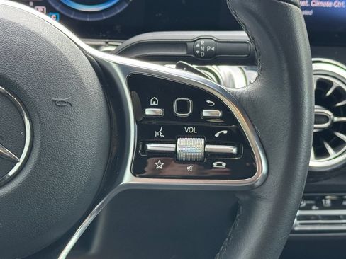 Used 2023 Mercedes-Benz EQB 300 4MATIC w/ Exclusive Package image 29
