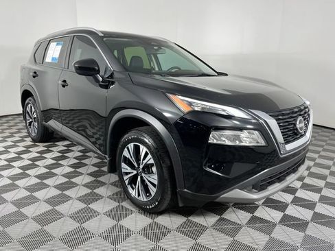 Used 2023 Nissan Rogue SV w/ SV Premium B Package FWD image 3