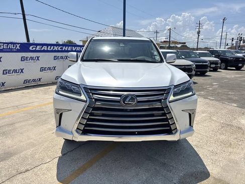 Used 2021 Lexus LX 570 4WD w/ Luxury Package image 4