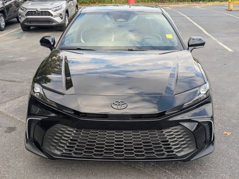 Used 2025 Toyota Camry SE image 2