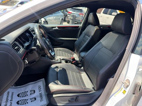 Used 2017 Volkswagen Jetta GLI FWD image 14