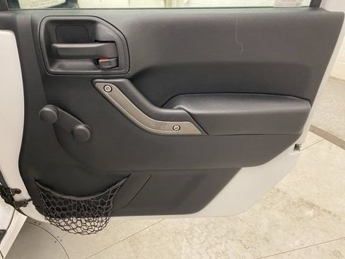 Used 2017 Jeep Wrangler Sport AWD/4WD image 23