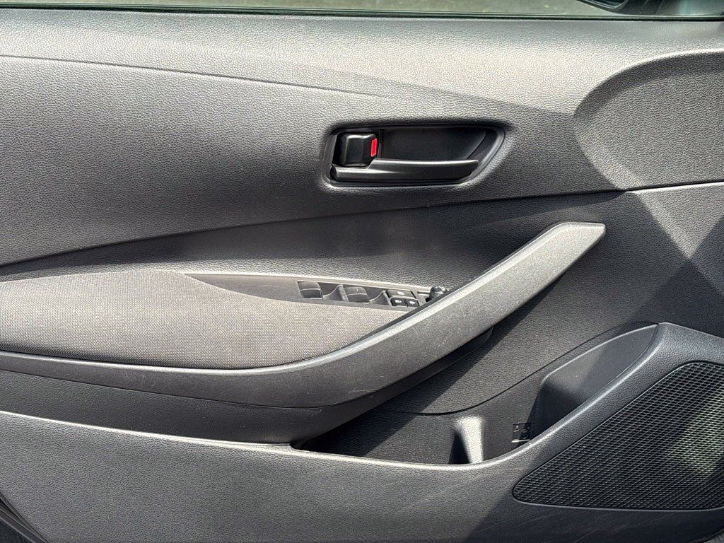 Used 2024 Toyota Corolla LE FWD image 11