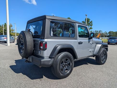 Used 2021 Jeep Wrangler Sport image 4