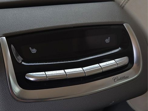 Used 2022 Cadillac XT6 Premium Luxury w/ Technology Package image 12