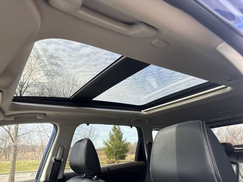 Used 2023 Nissan Rogue SL image 24