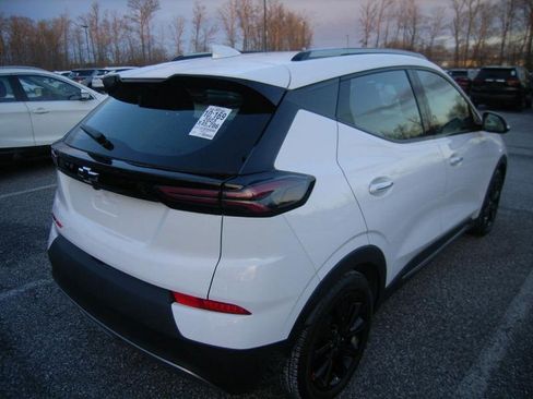 Used 2023 Chevrolet Bolt EUV Premier w/ Sun & Sound Package image 2