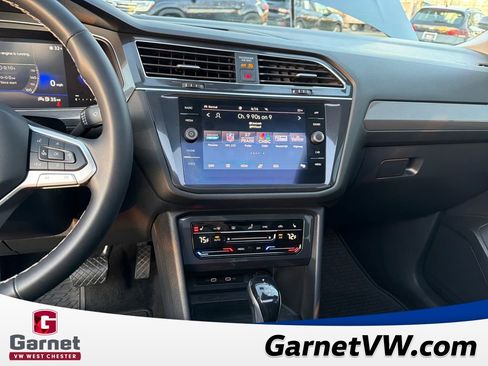 Certified 2022 Volkswagen Tiguan SE w/ Panoramic Sunroof Package image 14