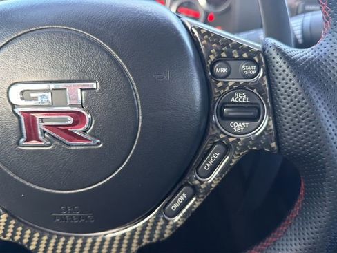 Used 2010 Nissan GT-R Premium image 21