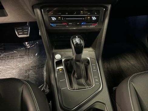 Certified 2023 Volkswagen Tiguan SE R-Line FWD image 27