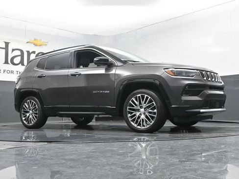 Used 2023 Jeep Compass Limited w/ Elite Group AWD/4WD image 2