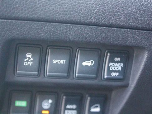 Used 2016 Nissan Rogue SV w/ SV Premium Package image 29