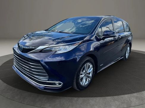 Used 2021 Toyota Sienna Limited FWD image 1