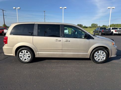Used 2013 Dodge Grand Caravan SE FWD image 6