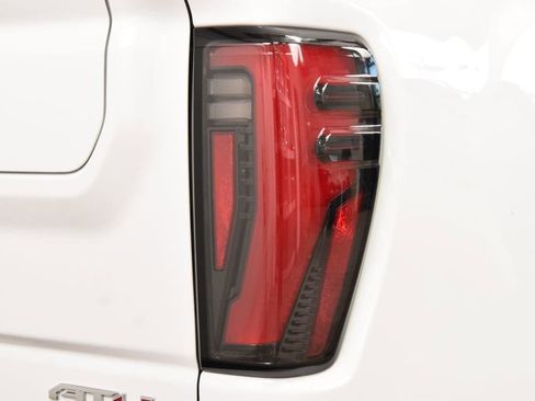 Used 2024 GMC Sierra 2500 AT4 w/ AT4 Premium Plus Package AWD/4WD image 21