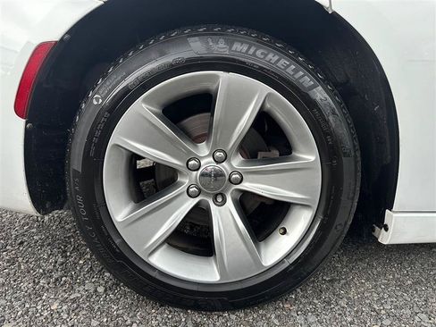 Used 2017 Dodge Charger SXT w/ Navigation & Travel Group RWD image 14