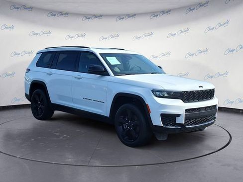 Used 2023 Jeep Grand Cherokee L Laredo image 7