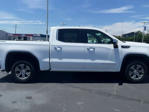 Used 2024 GMC Sierra 1500 SLT AWD/4WD image 9