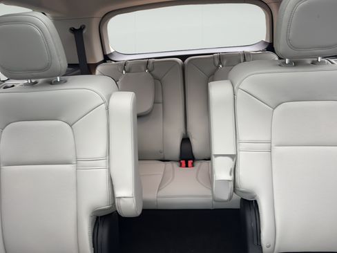New 2026 Lincoln Aviator AWD image 21