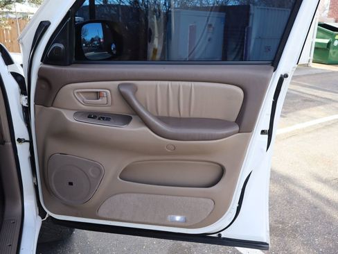 Used 2003 Toyota Sequoia Limited image 28