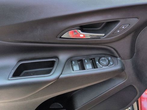 Used 2020 Chevrolet Equinox LT image 25