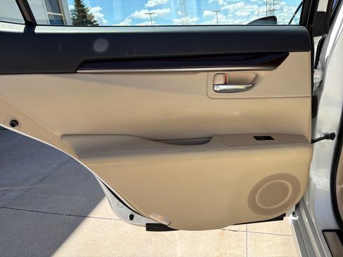 Used 2015 Lexus ES 350 w/ Luxury Package FWD image 17