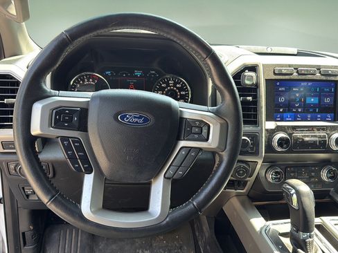 Used 2019 Ford F150 Lariat w/ Equipment Group 502A Luxury AWD/4WD image 21