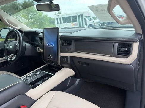 Certified 2024 Ford Expedition Platinum AWD/4WD image 13