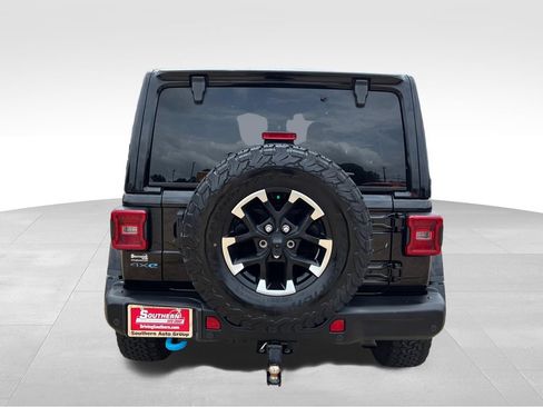 Used 2024 Jeep Wrangler Unlimited Rubicon 4xe AWD/4WD image 4