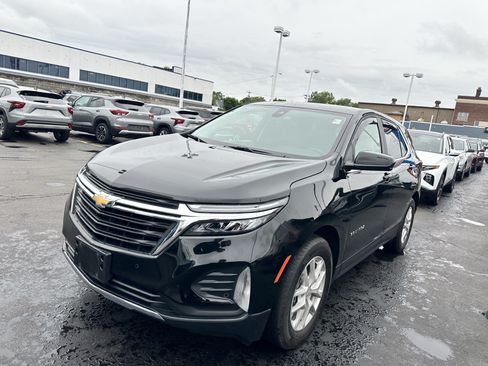 Used 2024 Chevrolet Equinox LT w/ LPO, Floor Liner Package FWD image 3