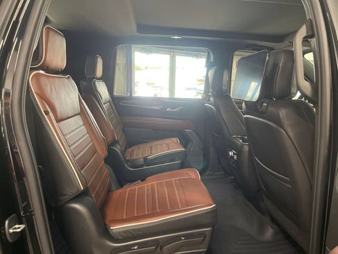 Used 2023 GMC Yukon XL Denali Ultimate AWD/4WD image 45